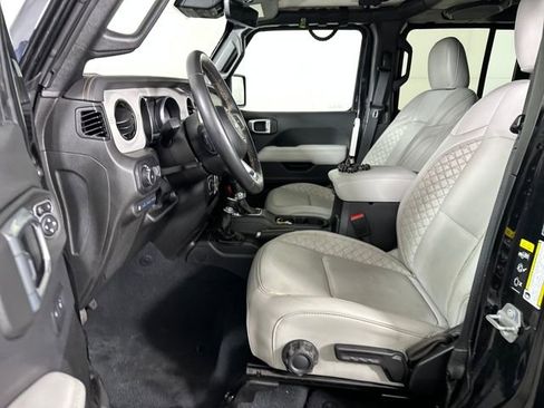 Used 2022 Jeep Wrangler Unlimited Sahara image 11