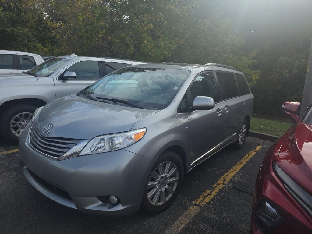 Used 2017 Toyota Sienna XLE w/ XLE Navigation Package AWD/4WD image 1