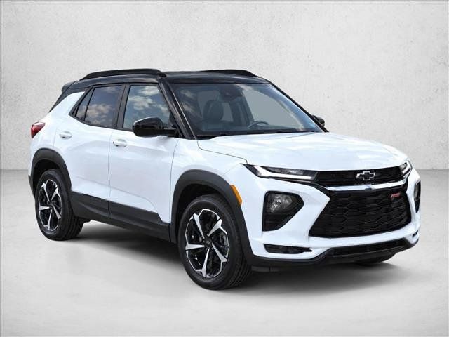 Used 2023 Chevrolet TrailBlazer RS w/ Technology Package FWD image 3