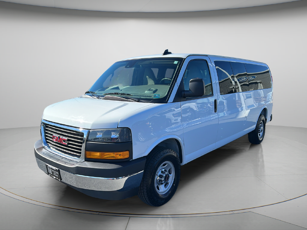 Used 2025 GMC Savana 3500 LT w/ LT Preferred Equipment Group RWD image 3