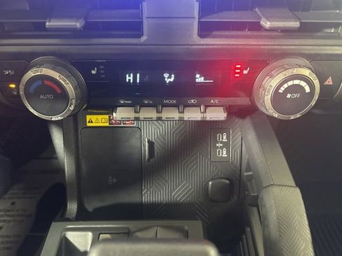 Used 2025 Toyota 4Runner TRD Off-Road image 16