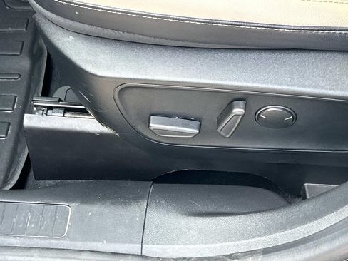 Used 2021 Ford Escape SEL w/ Technology Package FWD image 18