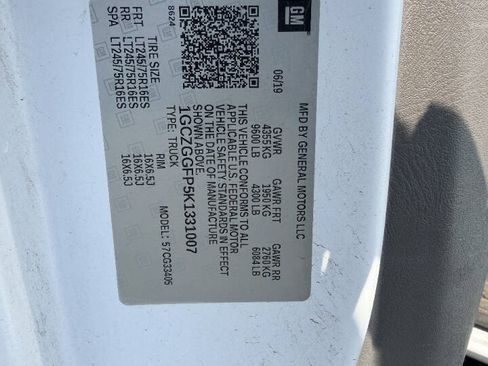 Used 2019 Chevrolet Express 3500 w/ Driver Convenience Package RWD image 25