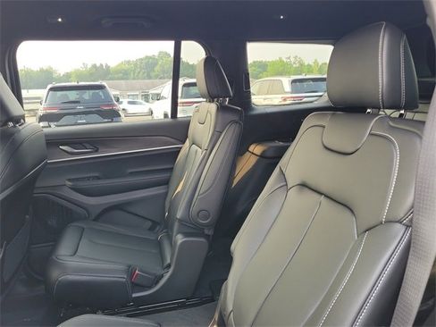 New 2025 Jeep Grand Cherokee L Limited w/ Black Appearance Package image 9