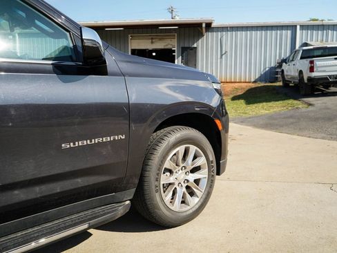 Used 2023 Chevrolet Suburban Premier AWD/4WD image 18