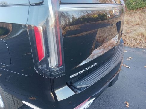 Used 2021 Cadillac Escalade ESV Luxury image 8