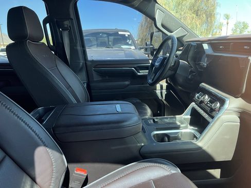 Used 2024 GMC Sierra 3500 Denali w/ Denali Reserve Package AWD/4WD image 9
