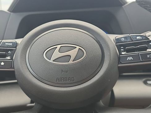 Certified 2025 Hyundai Elantra Sport FWD image 13