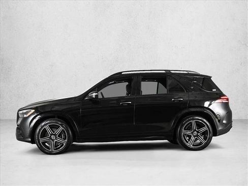 Certified 2025 Mercedes-Benz GLE 450 4MATIC image 9