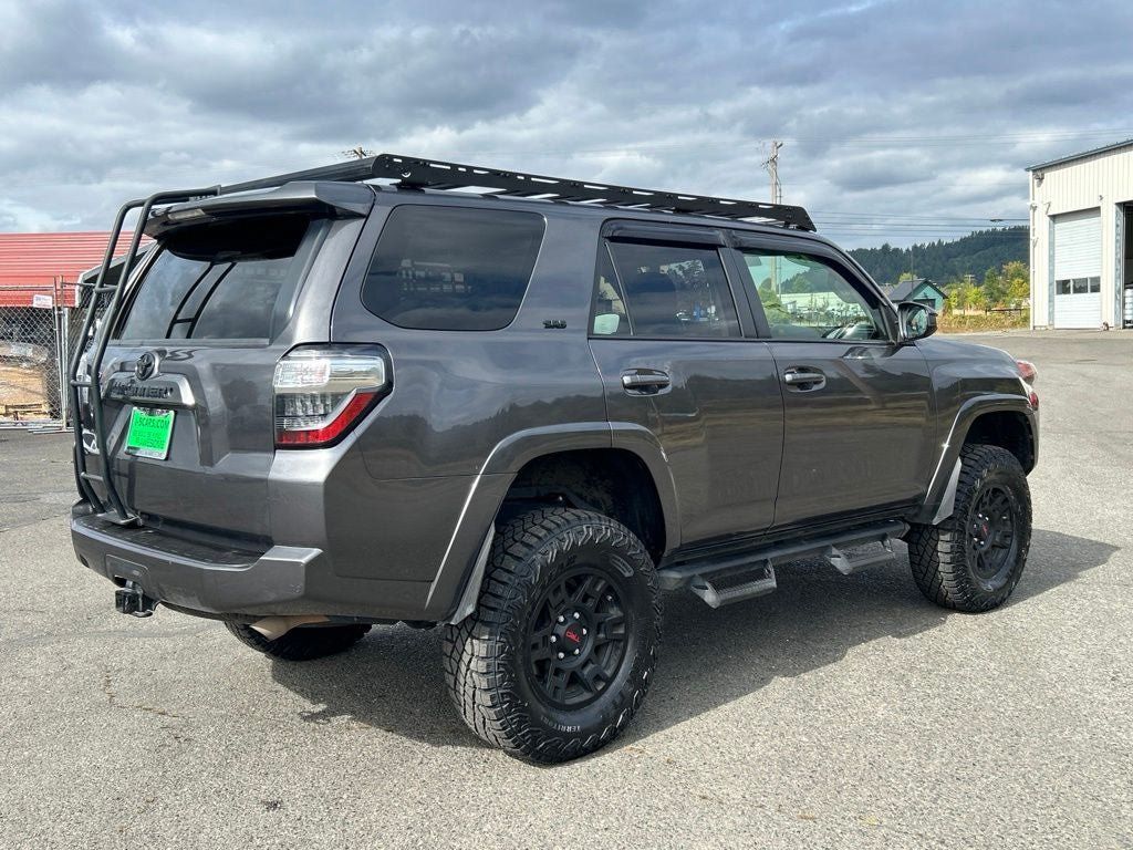 Used 2018 Toyota 4Runner SR5 AWD/4WD image 7