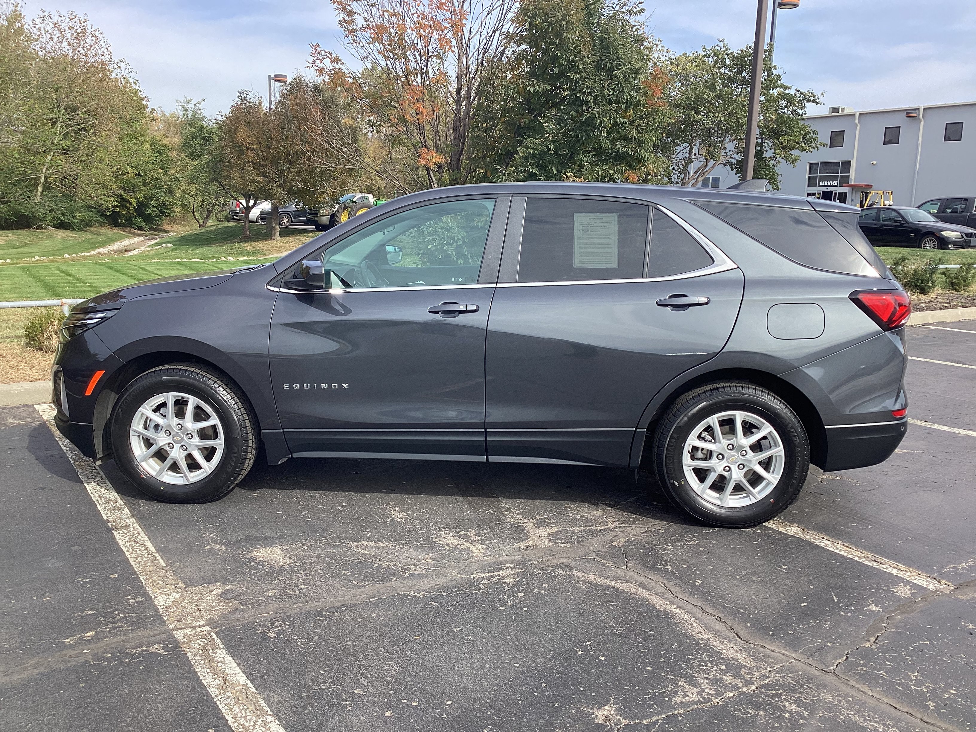 Used 2022 Chevrolet Equinox LT FWD image 29