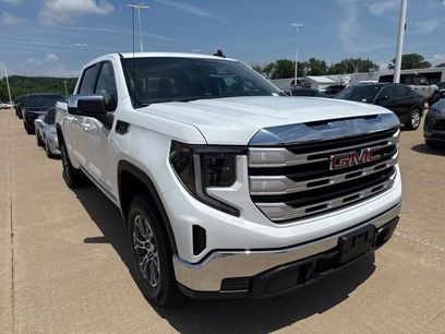 New 2026 GMC Sierra 1500 SLE w/ Preferred Package