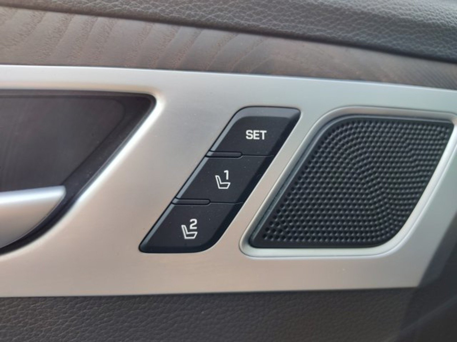 Used 2015 Hyundai Genesis 5.0 RWD image 30