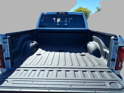 New 2026 RAM 2500 Laramie AWD/4WD image 5