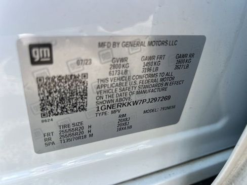Used 2023 Chevrolet Traverse Premier FWD image 36