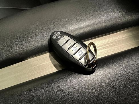 Used 2018 Nissan Murano Platinum image 35