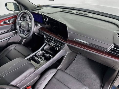 Used 2025 Chevrolet Traverse Z71 AWD/4WD image 32