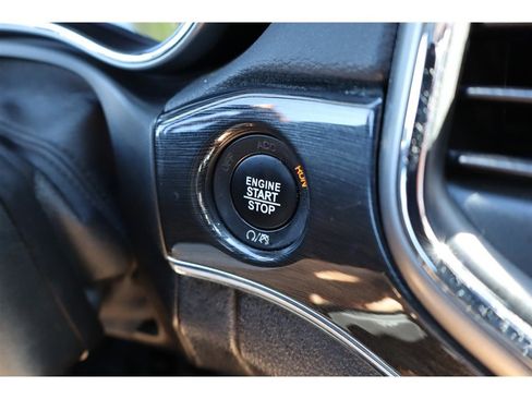 Used 2018 Jeep Grand Cherokee Trailhawk w/ Trailhawk Luxury Group AWD/4WD image 37