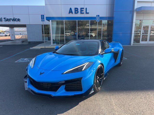 Used 2025 Chevrolet Corvette Z06 RWD image 2