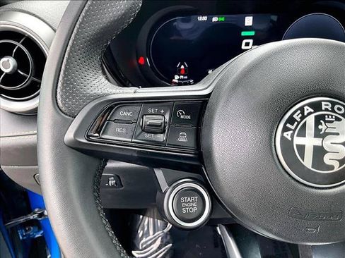 Used 2025 Alfa Romeo Tonale AWD/4WD image 19