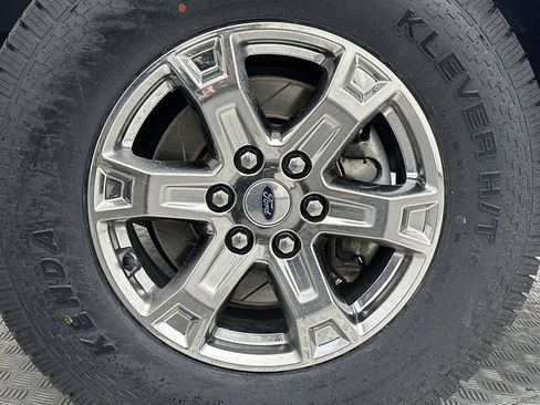 Used 2017 Ford F150 Lariat w/ Equipment Group 502A Luxury AWD/4WD image 10