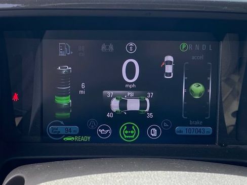 Used 2013 Chevrolet Volt Premium w/ Premium Trim Package FWD image 9