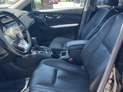 Used 2018 Nissan Rogue SL w/ Premium Package FWD image 11
