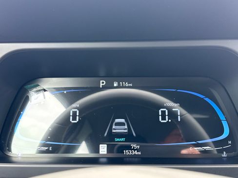 Used 2025 Hyundai Elantra Sport FWD image 18
