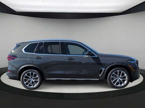 Used 2026 BMW X5 xDrive50e AWD/4WD image 9