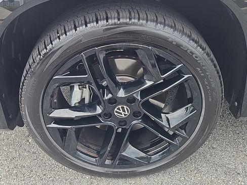 Used 2026 Volkswagen Tiguan SE R-Line AWD/4WD image 4