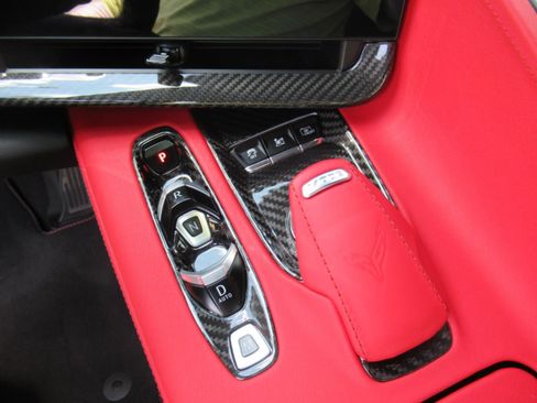 Used 2024 Chevrolet Corvette Stingray Preferred Conv w/ Z51 Performance Package RWD image 26