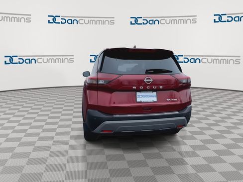 Used 2023 Nissan Rogue SV image 7
