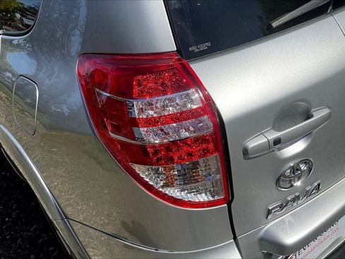 Used 2011 Toyota RAV4 Limited w/ Limited Extra Value Pkg AWD/4WD image 22