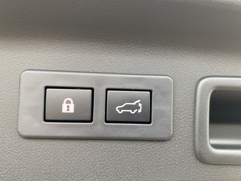 Used 2025 Subaru Forester Touring image 39