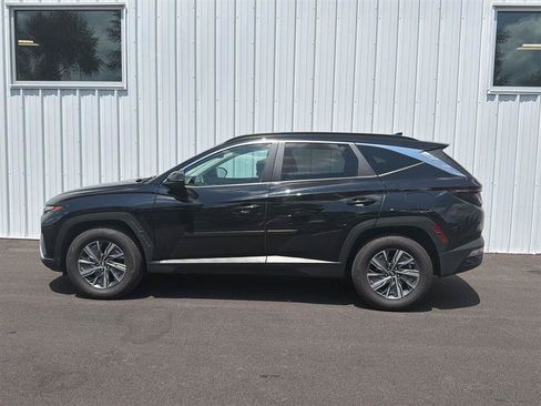 Used 2022 Hyundai Tucson Blue w/ Cargo Package AWD/4WD image 2