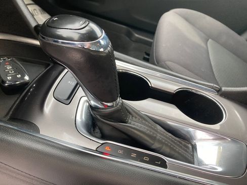 Used 2017 Chevrolet Malibu LT image 28