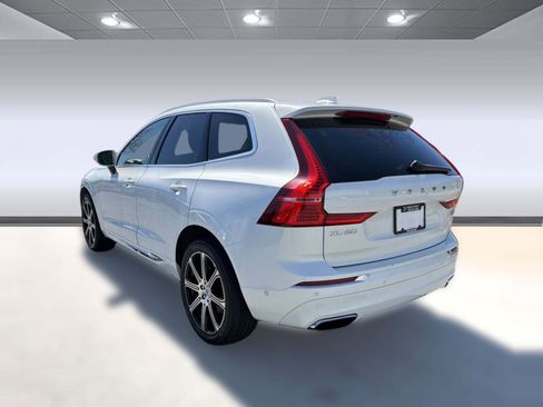 Used 2019 Volvo XC60 T5 Inscription image 3