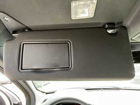 Used 2025 Land Rover Discovery Sport Dynamic SE image 23