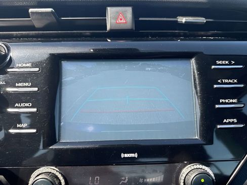 Used 2020 Toyota Camry SE image 20