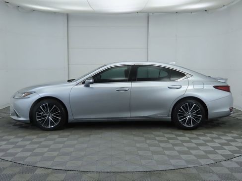 Used 2022 Lexus ES 300h w/ Premium Package image 8