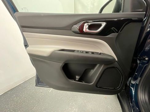 New 2026 Jeep Compass Limited AWD/4WD image 9
