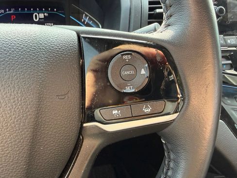 Used 2024 Honda Odyssey Touring image 17