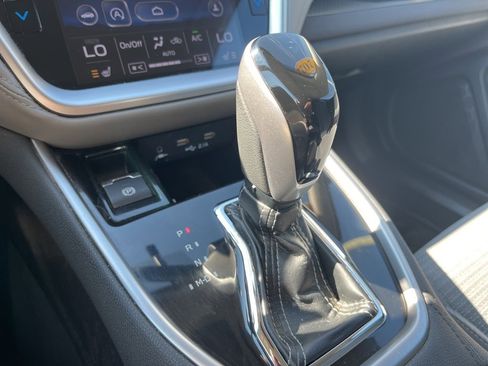 Used 2022 Subaru Outback Premium image 19