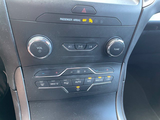 Used 2020 Ford Edge SE FWD image 41