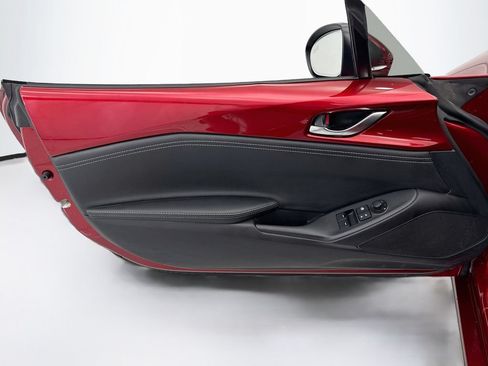 Used 2020 MAZDA MX-5 Miata RF Grand Touring RWD image 22
