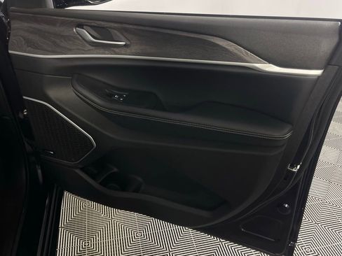 Used 2024 Jeep Grand Cherokee Limited 4xe w/ Luxury Tech Group II image 29