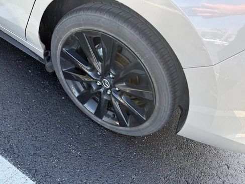 Used 2024 MAZDA MAZDA3 s FWD image 10