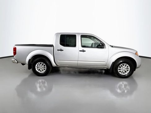 Used 2018 Nissan Frontier SV AWD/4WD image 9