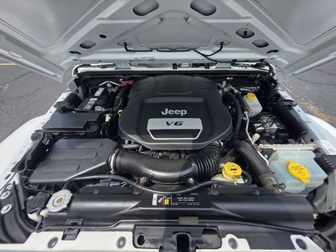 Used 2018 Jeep Wrangler Sport AWD/4WD image 21