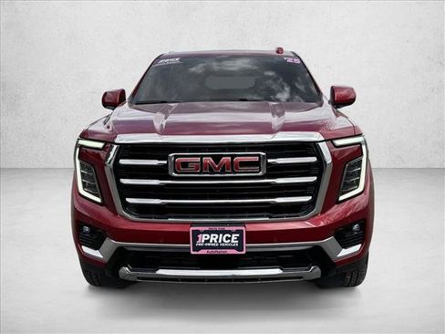 Used 2025 GMC Yukon XL Elevation w/ Elevation Premium Package image 2